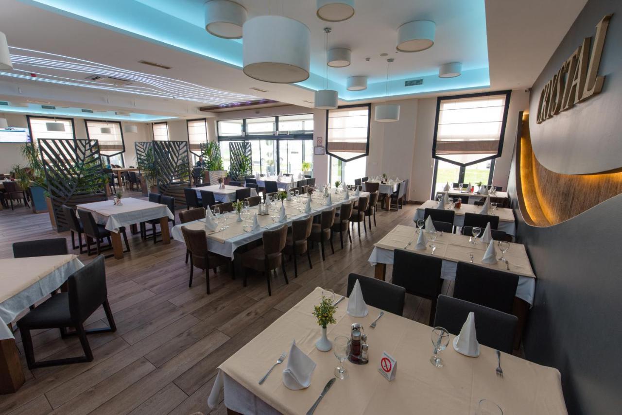Hotel Crystal Pecinci Екстериор снимка