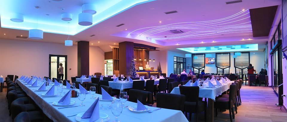Hotel Crystal Pecinci Екстериор снимка