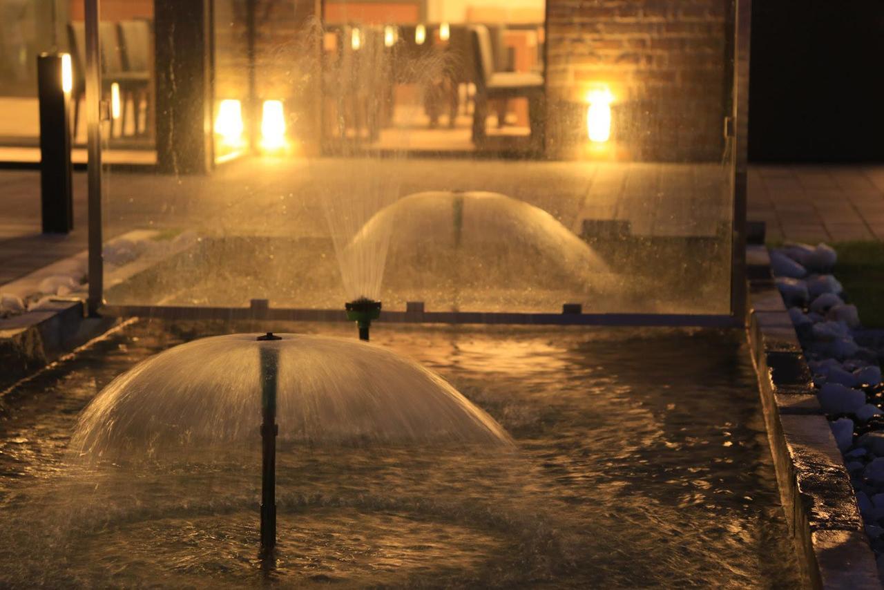 Hotel Crystal Pecinci Екстериор снимка