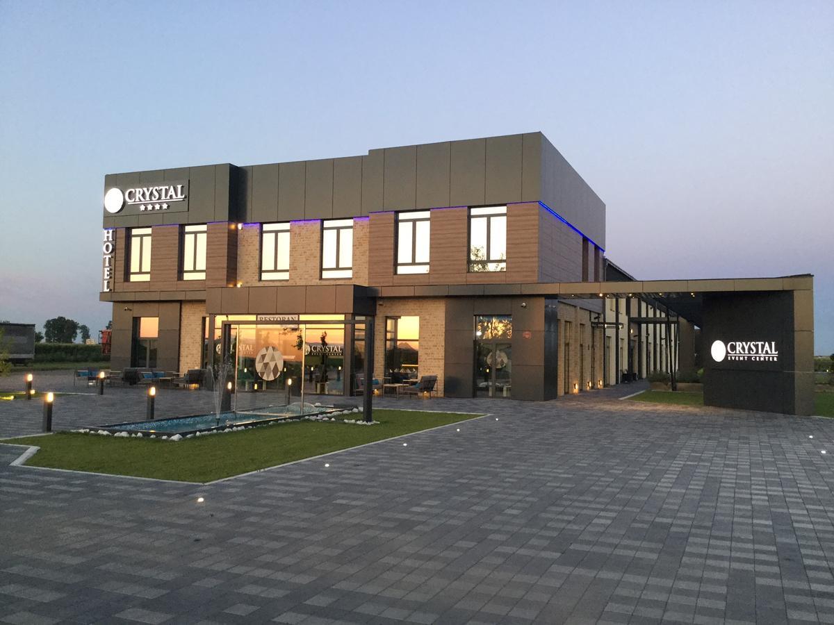 Hotel Crystal Pecinci Екстериор снимка