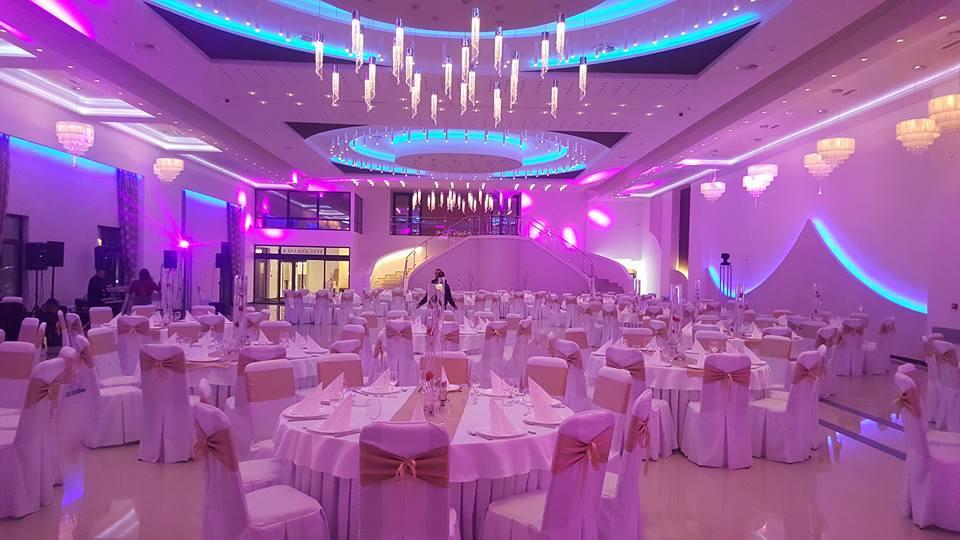 Hotel Crystal Pecinci Екстериор снимка