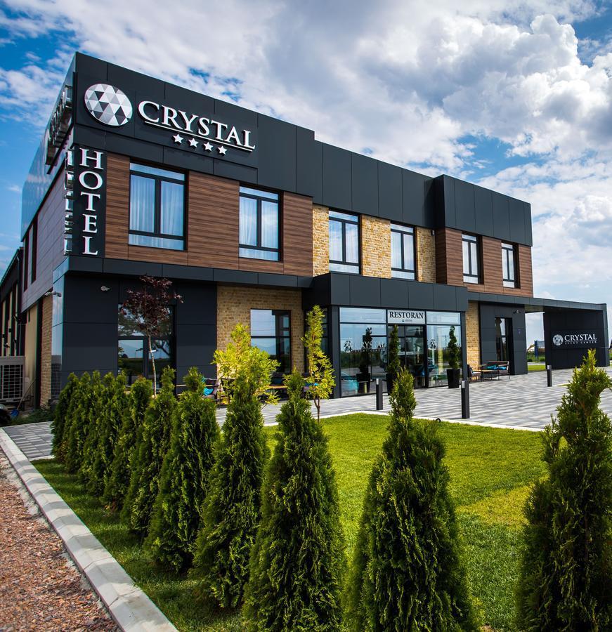 Hotel Crystal Pecinci Екстериор снимка